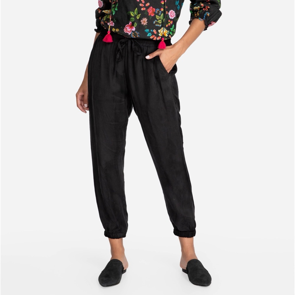 Johnny Was Alice Joggers in Black $298